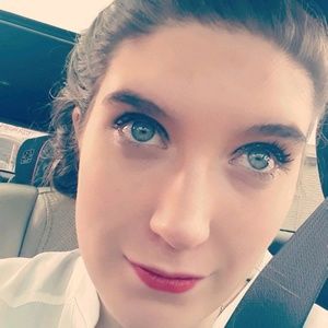 Meet your Posher, Savannah